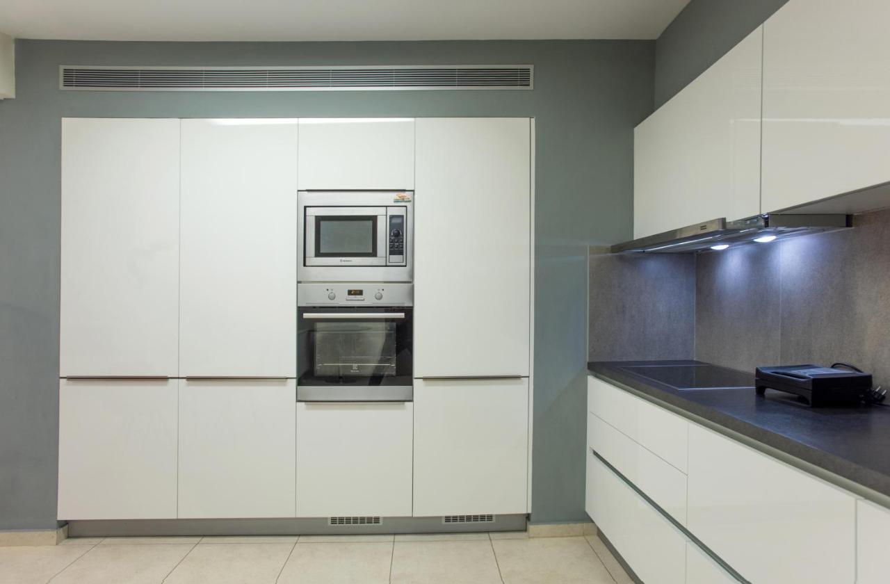 Spacious Fully Equipped 3Bd 2Bath Apt In The Heart Of City With Balconies Ac And Fast Wifi #1 Iraklion Buitenkant foto